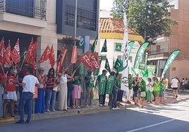 Sindicatos y Marea Blanca denuncia que el Plan de Verano del SAS aumentará más aún las listas de espera en el Hospital de La Inmaculada