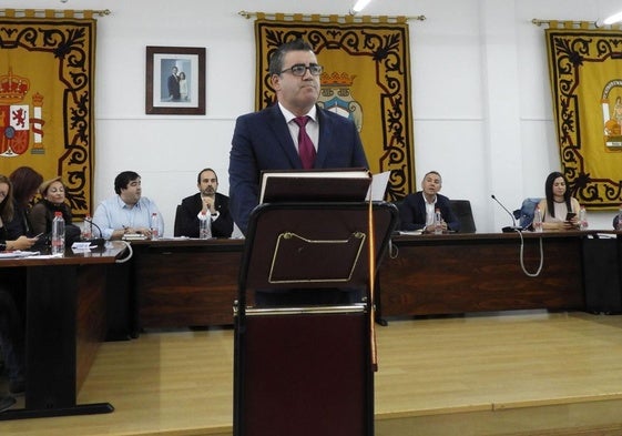 El exalcalde 'popular' de Carboneras Felipe Cayuela se pasa a no adscritos y denuncia «irregularidades»