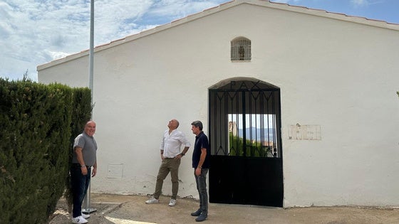Huércal-Overa ilumina sus cementerios con energía solar