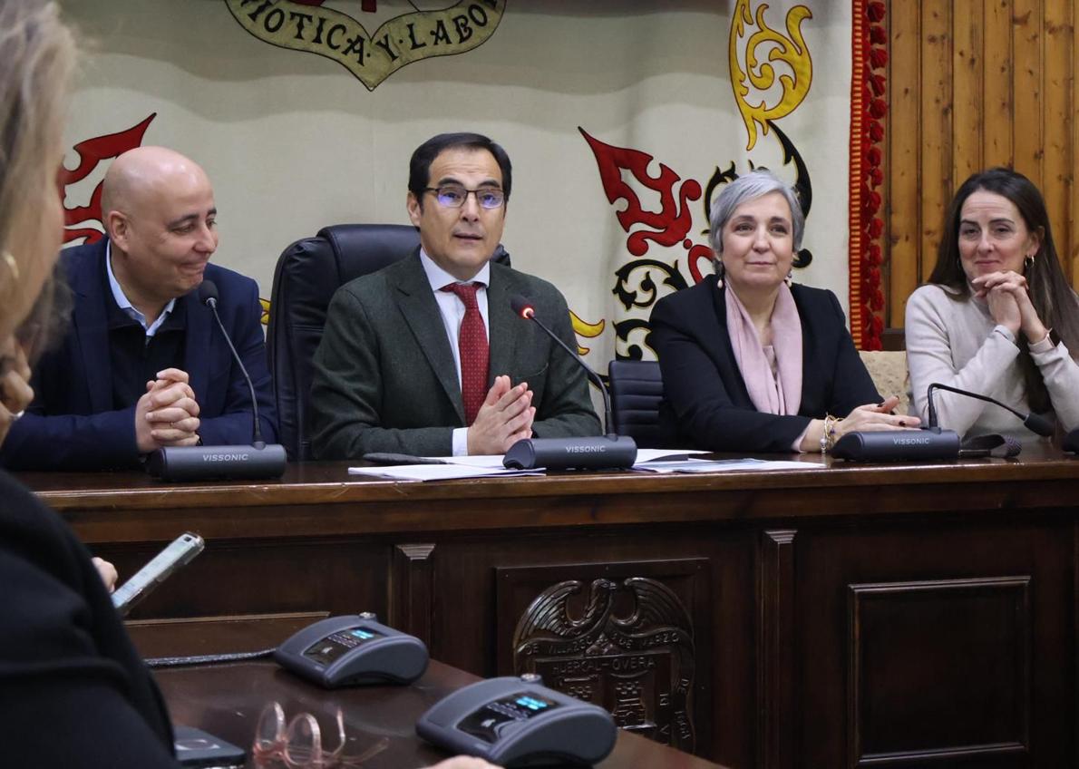 Imagen secundaria 1 - La nueva sede judicial de Huércal-Overa costará 8,3 millones y «pondrá fin a 16 años de promesas incumplidas»