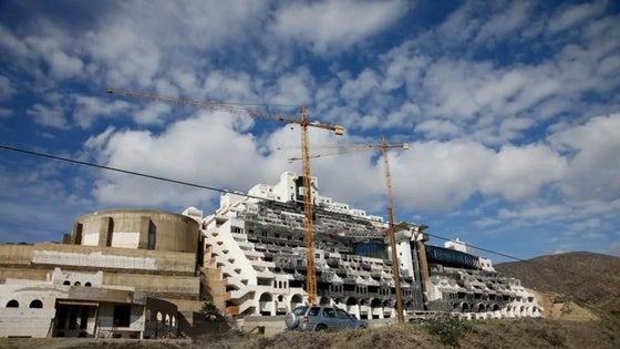 El TSJA rechaza las medidas de la promotora  para frenar al Gobierno en la expropiación del Algarrobico
