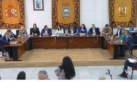 El PSOE exige, vía notarial, la dimisión del alcalde de Carboneras para dar paso al relevo del pacto de gobierno