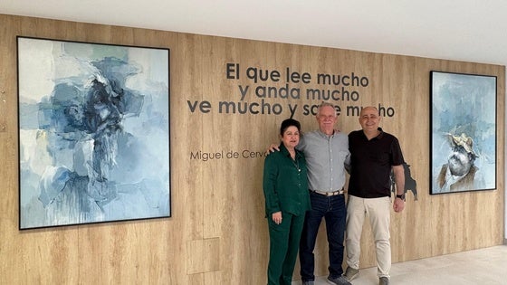 Diego Bonillo dona dos de sus obras a la biblioteca de Huércal-Overa