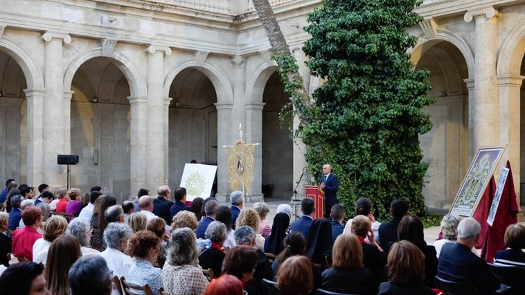 La Catedral arropa la historia y la fe de Vera con la puesta de largo del Centenario de su Patrona