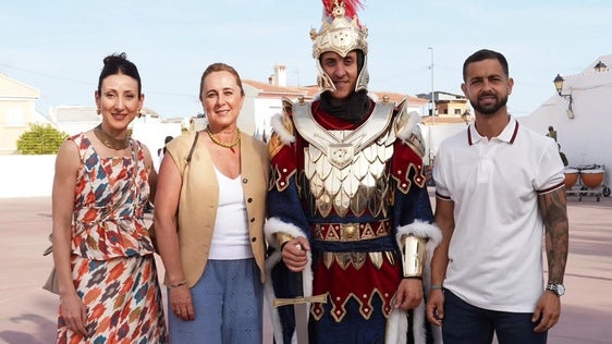 Vera vuelve a revivir su historia con el multitudinario Gran Desfile de Moros y Cristianos