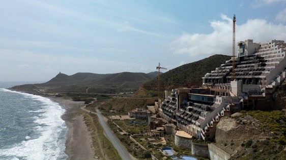 El pleno de Carboneras votará la propuesta para anular la licencia de El Algarrobico el 17 de junio