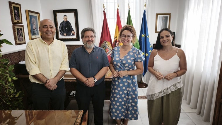 Manuel Vera y Almudena Pérez, pregonero y diseñadora del cartel de las fiestas de Huércal-Overa