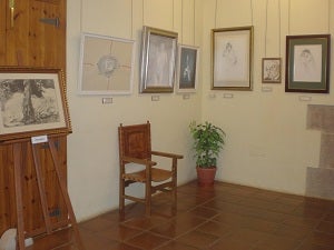 Cuevas homenajea a Antoni Tàpies