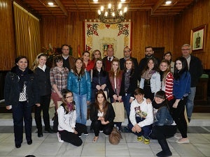 Alumnos de intercambio procedentes de Liverpool visitan el Ayuntamiento