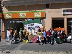 Ex empleados de Uribe en Huércal Overa exigen el pago de sus nóminas