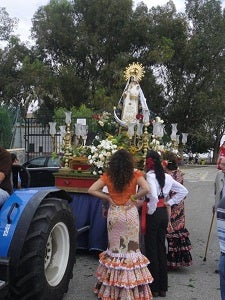 La romería de la Virgen de las Huertas vuelve a reunir a centenares de veratenses y turistas