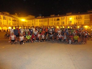 30 kilómetros de emoción huercalense en la Quedada Nocturna MBT