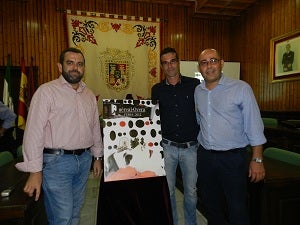 Alejandro Martínez, autor del cartel de la Feria huercalense de 2012