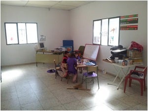 El PSOE huercalense critica que niños de Almajalejo estén dando clases en el salón social