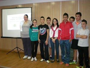 Cuevas realiza actividades con los colectivos de juventud e inmigración