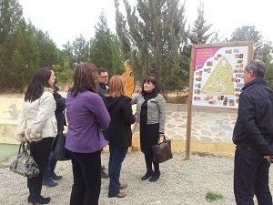 La delegada de Educación visita el colegio Nuestra Señora del Rosario en Guazamara, Cuevas del Almanzora
