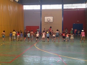 El consistorio inaugura la Escuela de Verano Municipal  con los escolares del municipio