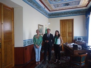 La gerente del Patronato de Turismo visita Cuevas del Almanzora