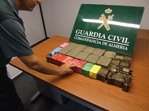 Detenido con 19 kilos de hachís y un turismo sustraído