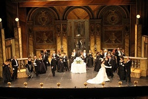 El Teatro Villa de Huércal-Overa cuelga el cartel de “no hay billetes” para La Traviata