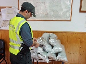 La Guardia Civil detiene al autor de un delito contra la salud pública e interviene más de 17 Kilos de marihuana