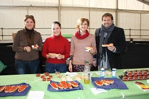 El Mercadillo Navideño de Pulpí acoge numerosas visitas en su primera jornada