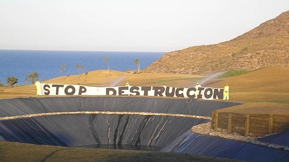 Sale a subasta pública el campo de golf de Playa Macenas