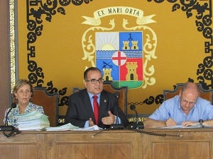 'Explosión política en Garrucha': dimiten cuatro ediles del equipo de Gobierno local