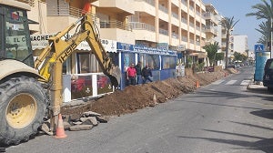 Garrucha renueva casi 500 metros de tuberías en el Paseo del Malecón