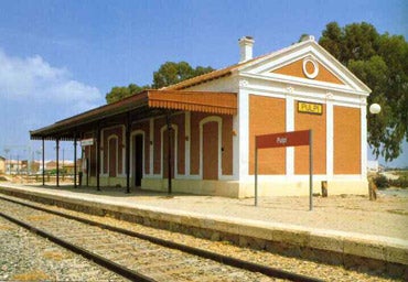 Adif mejora la protección de un paso a nivel en Pulpí