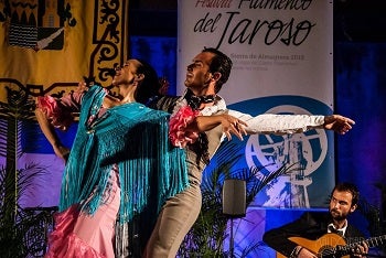 El Festival Flamenco del Jaroso goza de éxito en Cuevas y honra su época minera