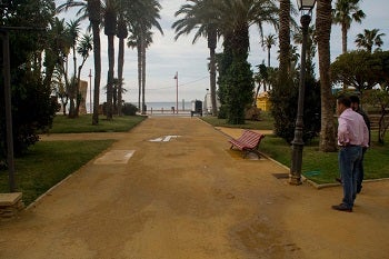 El Parque Andaluz de Carboneras dirá adiós al barrizal y a los caminos con grietas