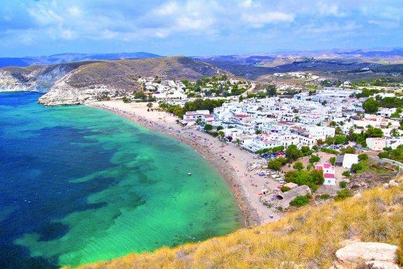 Aguamarga: una pequeña aldea de pescadores de cara al mar