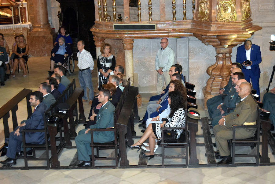 La Iglesia Mayor de Loja acogió de nuevo la celebración de la virgen del Pilar, festejo que sirvió para reconocer la labor de nueve agentes y mandos