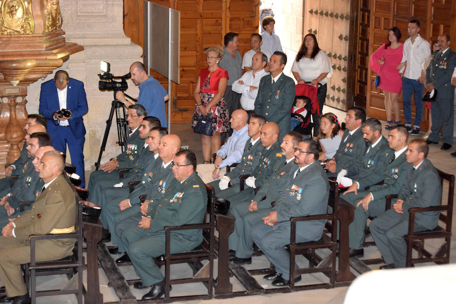 La Iglesia Mayor de Loja acogió de nuevo la celebración de la virgen del Pilar, festejo que sirvió para reconocer la labor de nueve agentes y mandos