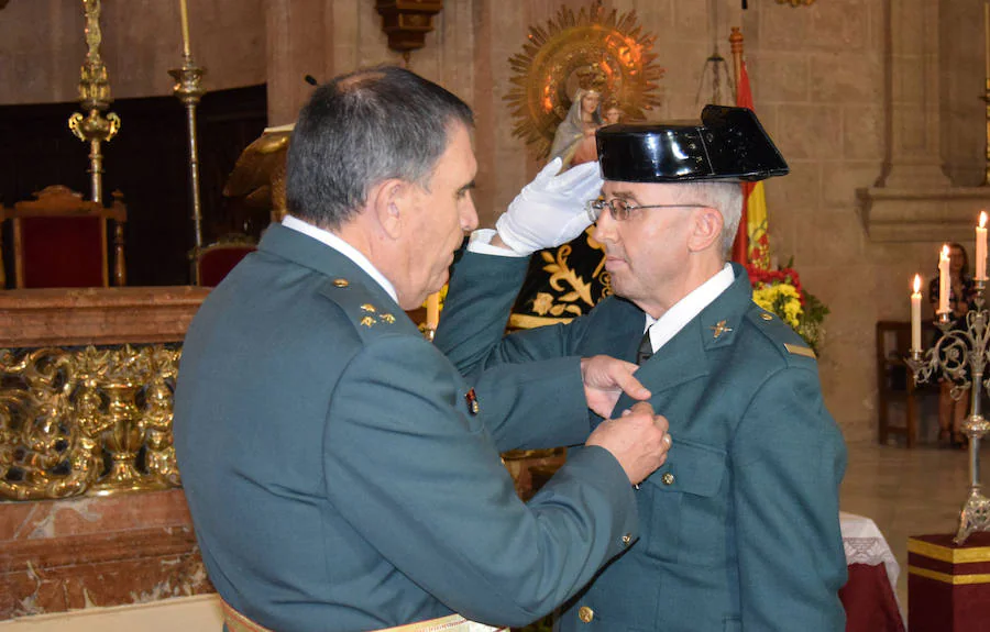 La Iglesia Mayor de Loja acogió de nuevo la celebración de la virgen del Pilar, festejo que sirvió para reconocer la labor de nueve agentes y mandos