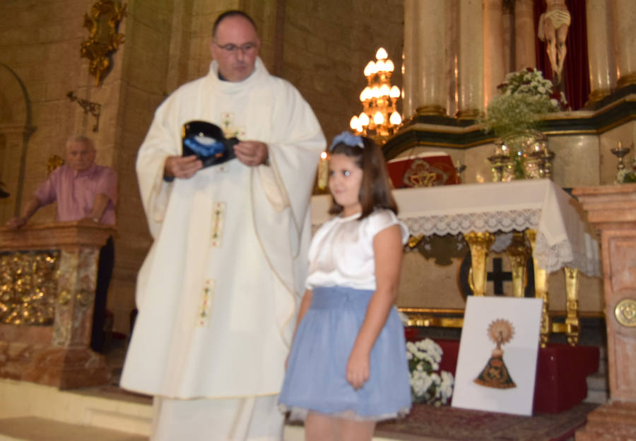 La Iglesia Mayor de Loja acogió de nuevo la celebración de la virgen del Pilar, festejo que sirvió para reconocer la labor de nueve agentes y mandos