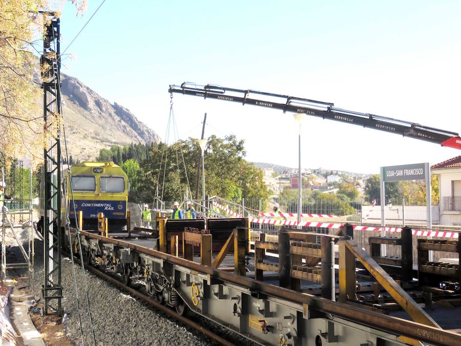 La vía nueva del AVE y la antigua se unen ya en la pedanía lojeña de Venta del Rayo