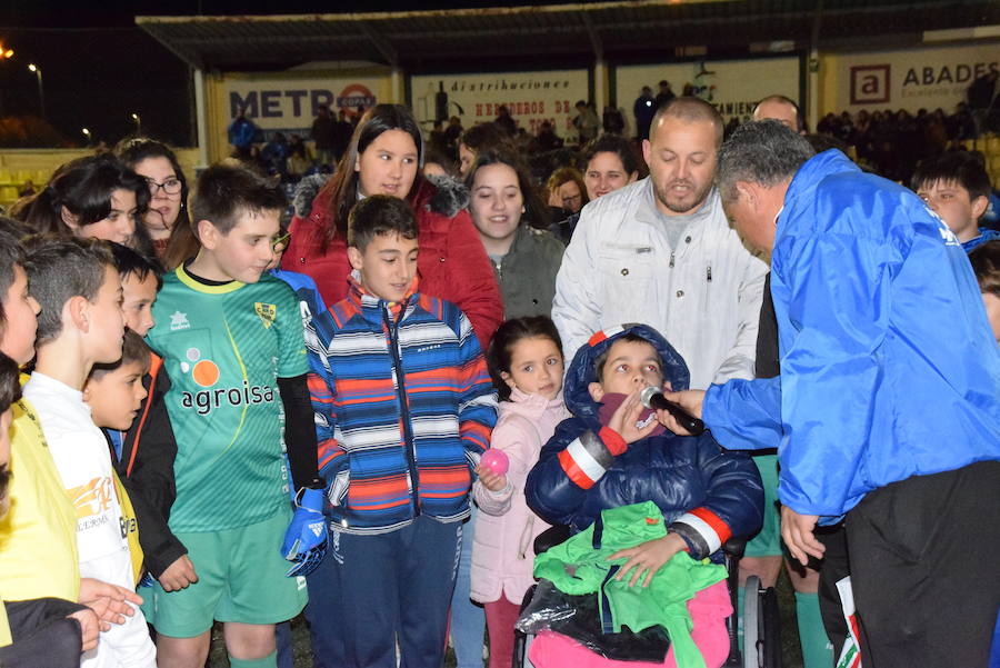 La jornada organizada por el CD Agroisa Huétor Tájar logra superar los 20.000 euros de recaudación para la prótesis del pequeño