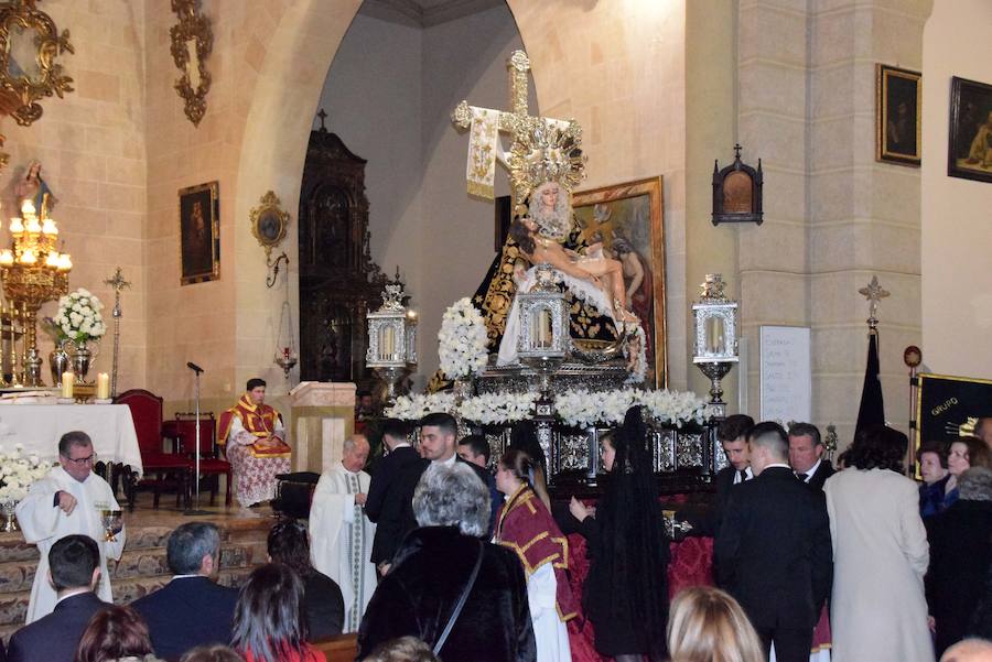 La lluvia obligó a la Hermandad Servita a suspender la salida de esta Dolorosa, acompañada con emoción por cientos de hermanos y vecinos de Loja