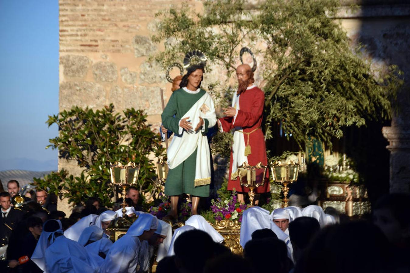La Cofradía de Jesús en el Huerto y Nuestra Señora de la Esperanza pudo lucir sus estrenos -más apóstoles y 'cacharros' de los incensarios- en un Martes Santo radiante, luminoso y con buenas temperaturas.