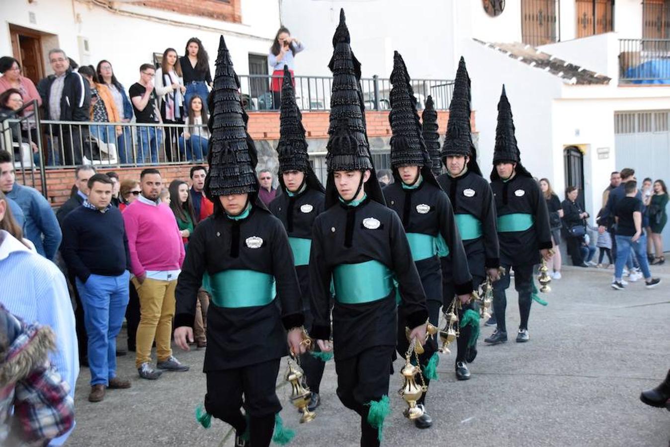 La Cofradía de Jesús en el Huerto y Nuestra Señora de la Esperanza pudo lucir sus estrenos -más apóstoles y 'cacharros' de los incensarios- en un Martes Santo radiante, luminoso y con buenas temperaturas.