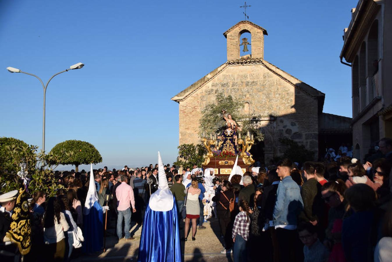 La Cofradía de Jesús en el Huerto y Nuestra Señora de la Esperanza pudo lucir sus estrenos -más apóstoles y 'cacharros' de los incensarios- en un Martes Santo radiante, luminoso y con buenas temperaturas.