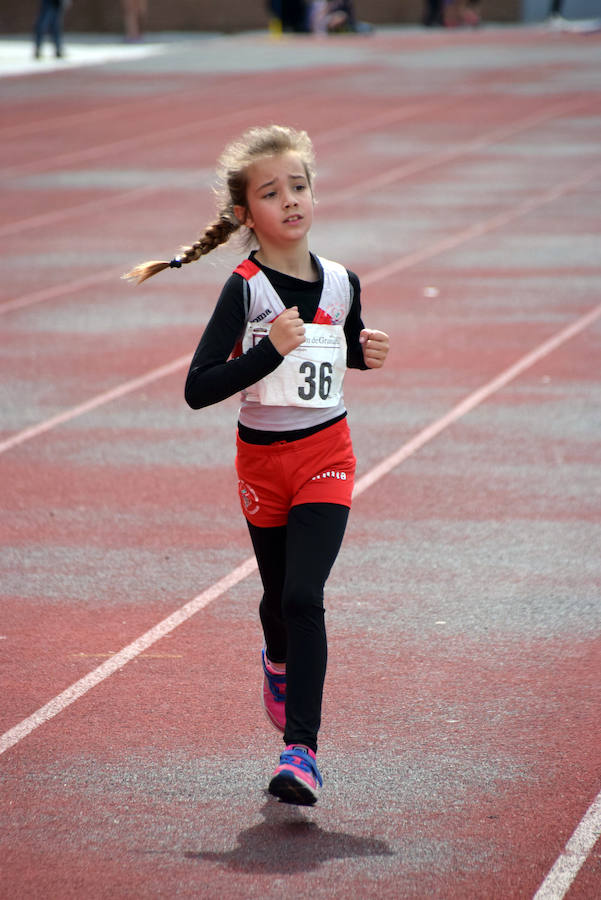 Fotos: El circuito provincial de Atletismo en Pista regresa a Loja tras varios años