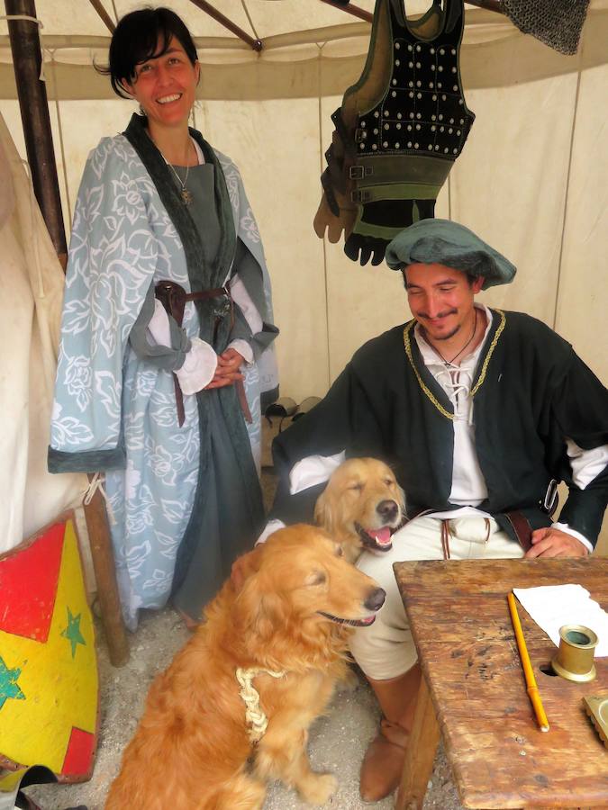 Visitamos el mercado artesano y el campamento histórico de la Alcazaba, protagonistas este fin de semana en Loja.