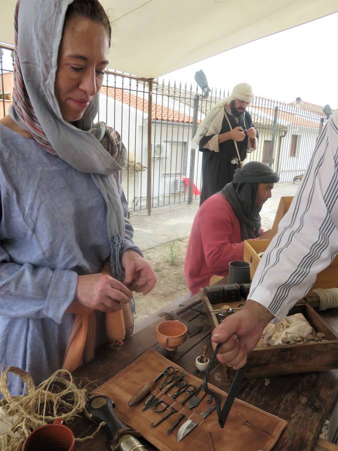 Visitamos el mercado artesano y el campamento histórico de la Alcazaba, protagonistas este fin de semana en Loja.