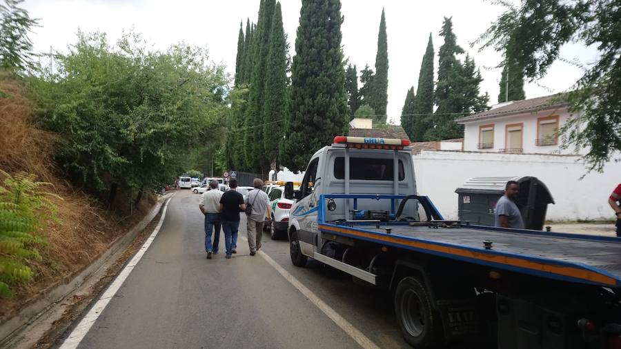 En la pedanía lojeña se ha desbordado el río, arrastrando coches y anegando viviendas y locales