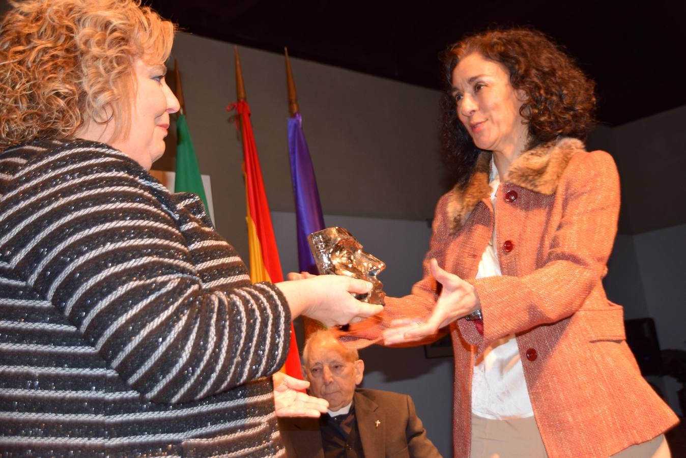 La Fundación Ibn al-Jatib premia a título póstumo a uno de sus vecinos más ilustres y al primer director del centro de FP