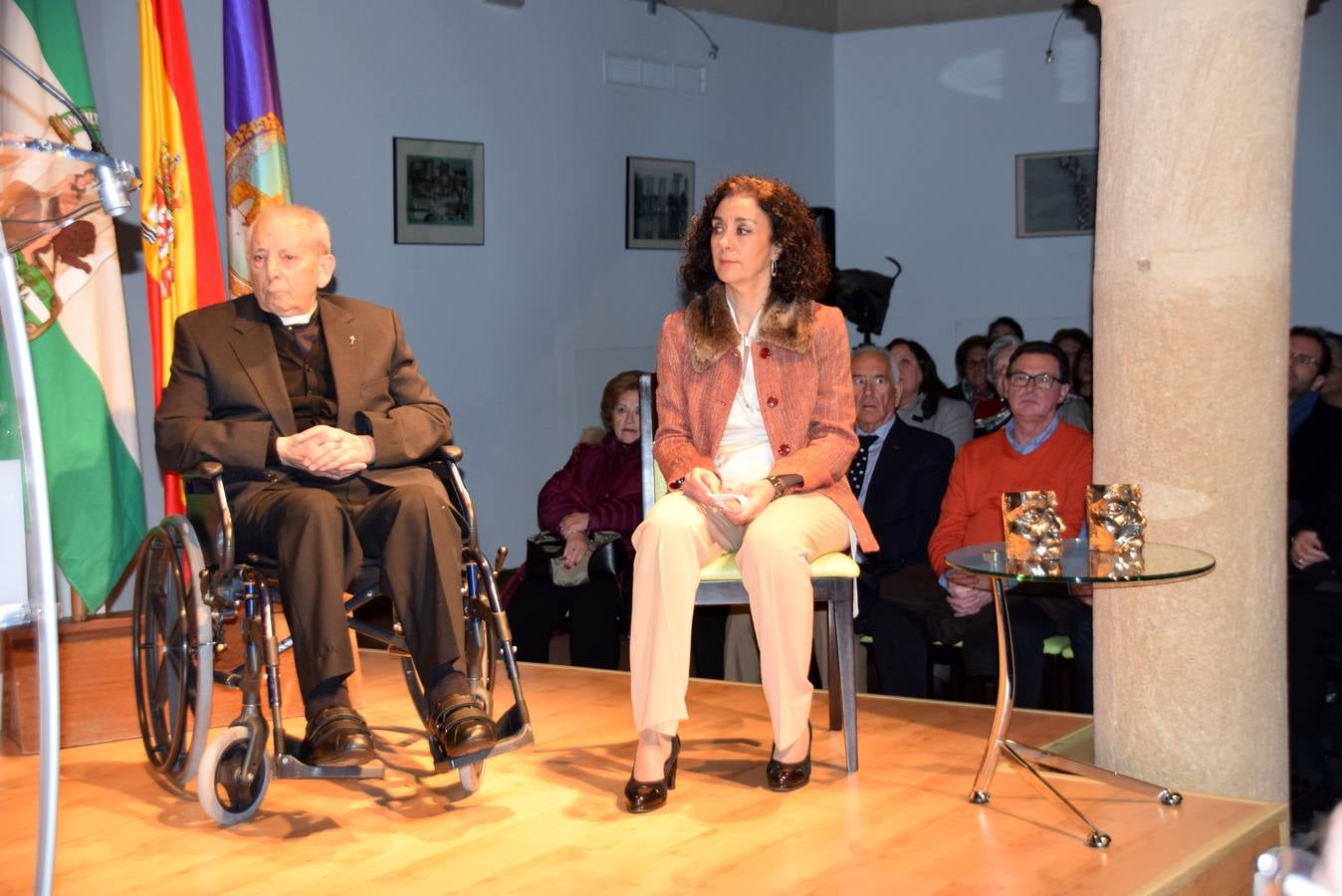 La Fundación Ibn al-Jatib premia a título póstumo a uno de sus vecinos más ilustres y al primer director del centro de FP