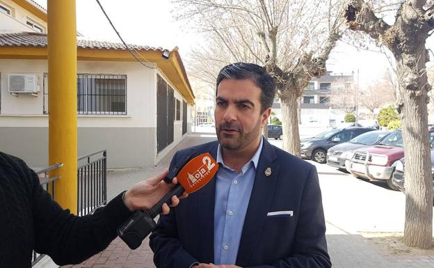 El alcalde lojeño buscará «consenso para evitar propaganda electoral en las calles de paso de la Semana Santa»